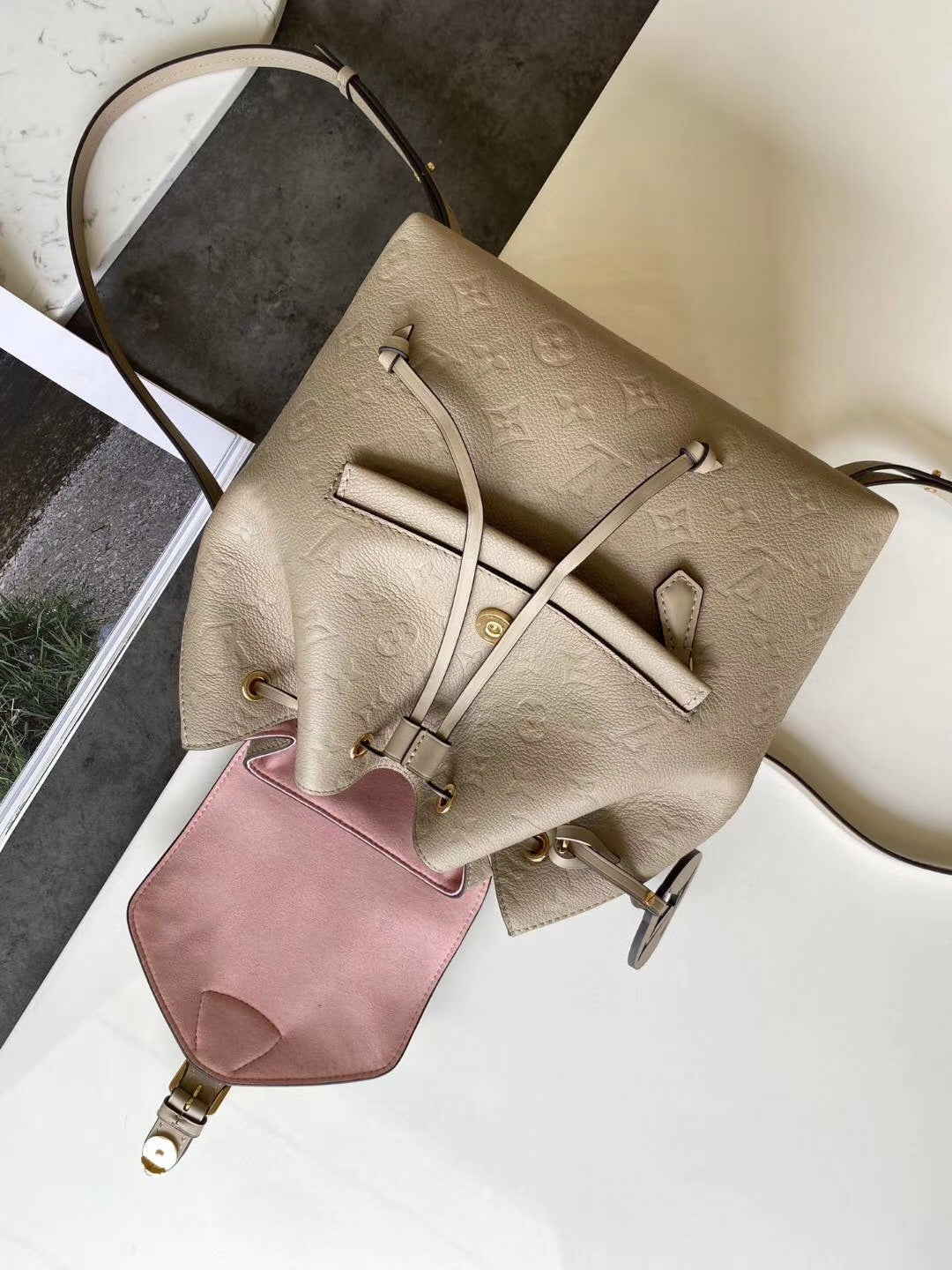 [TOP] Louis Vuitton LV Montsouris Backpack Empreinte 27.5x33x14cm - Turtle Dove