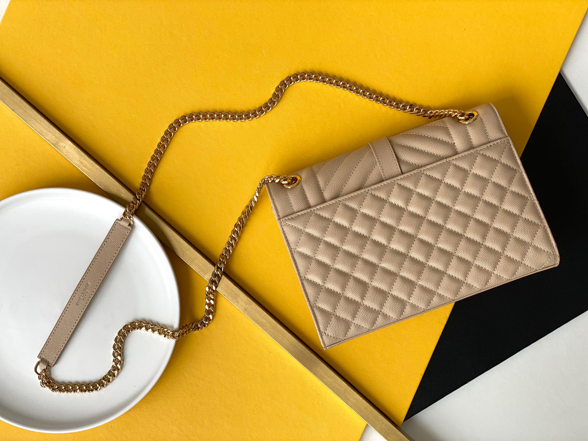 [TOP] Yves Saint Laurent YSL Envelope Bag Caviar Medium 24cm - GHW