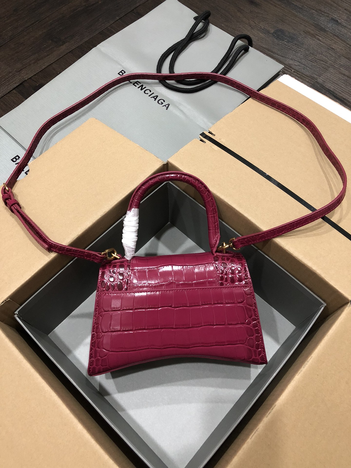 [TOP] BALENCIAGA Crocodile-Print Hourglass Bag 19/23cm - Red