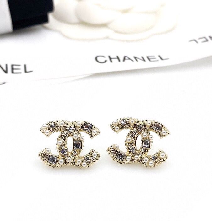 [TOP] Chanel Pearly Diamonds Stud Earrings