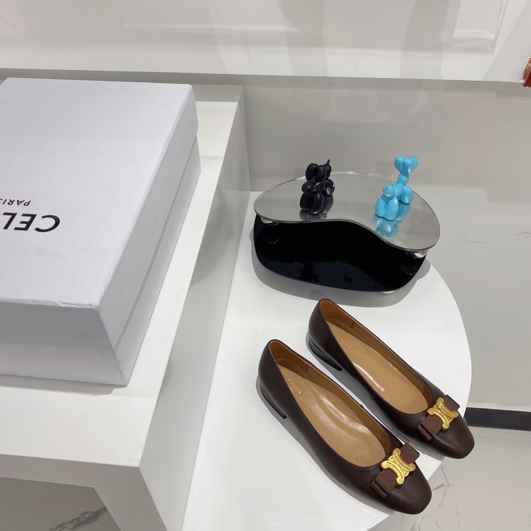 [TOP] CELINE Cowhide Flat - Brown - Cline