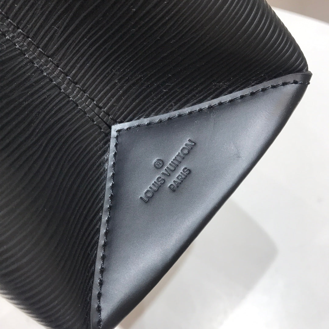 [TOP] Louis Vuitton LV L*V Epi Kleber PM Bag 19cm x 30cm x 10.5cm- Black