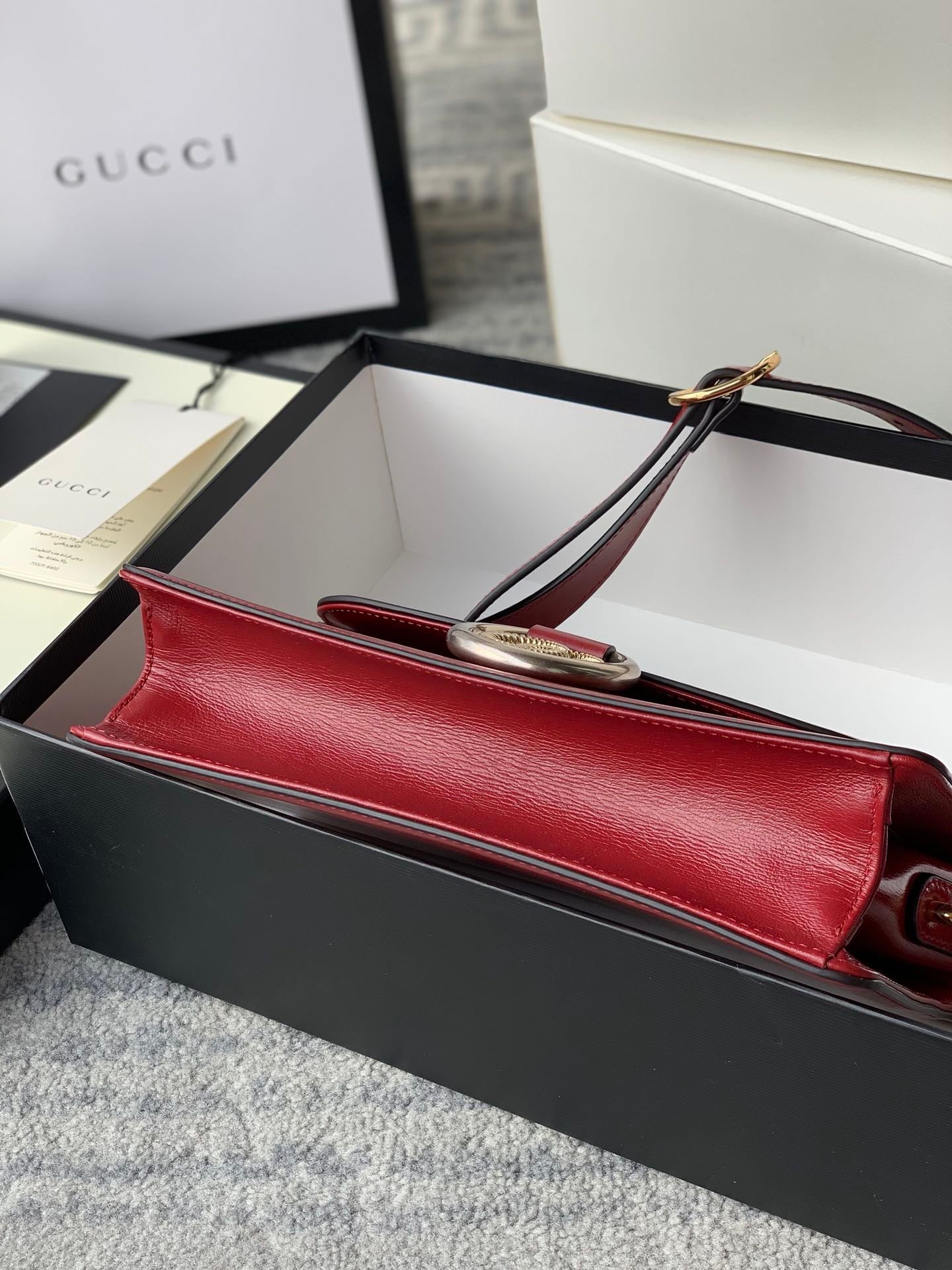 [TOP] GUCCI GG Logo Plaque Shoulder Bag