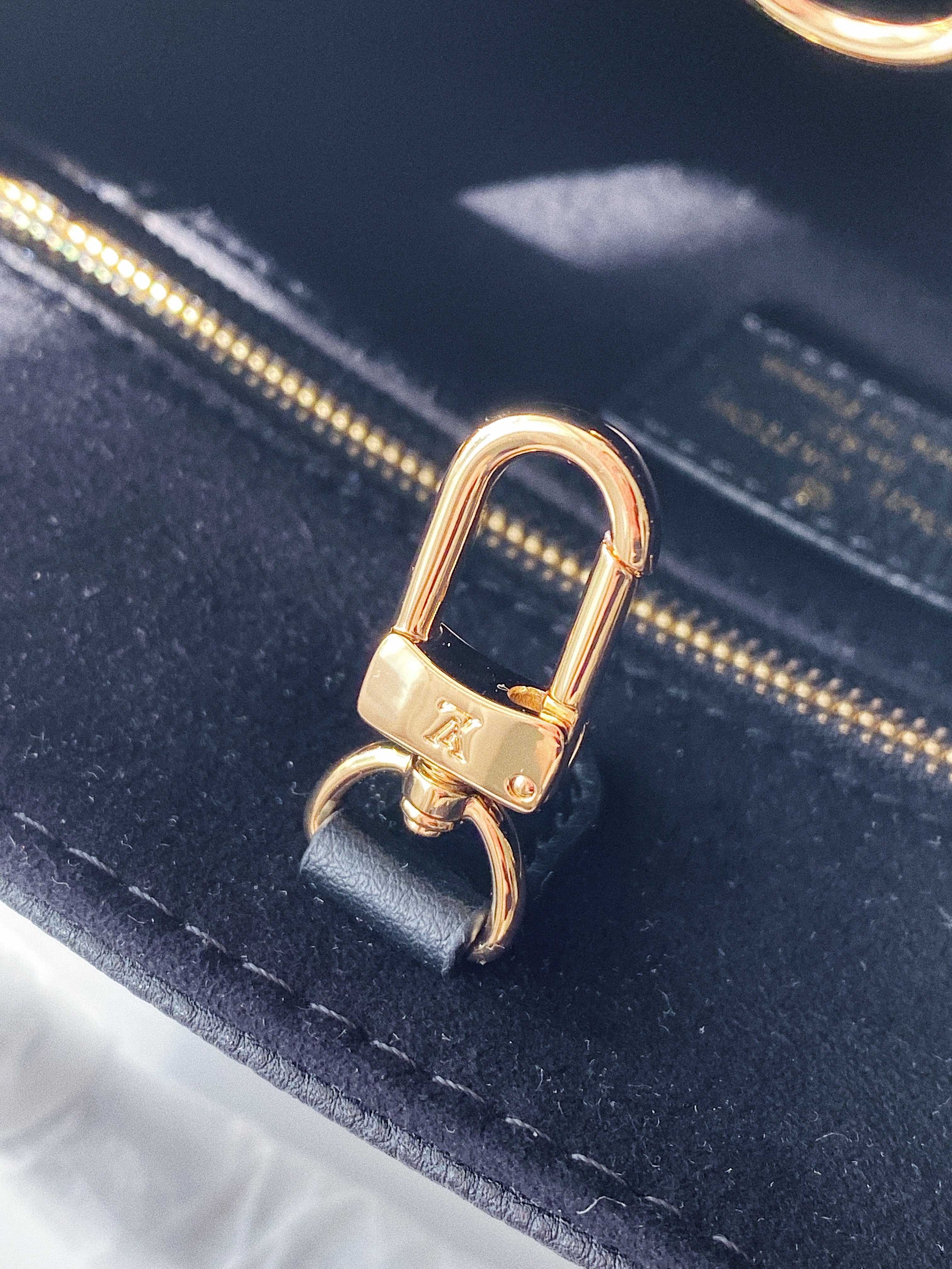 [TOP] Louis Vuitton LV On The Go Empreinte PM 25X19X11.5cm- Black