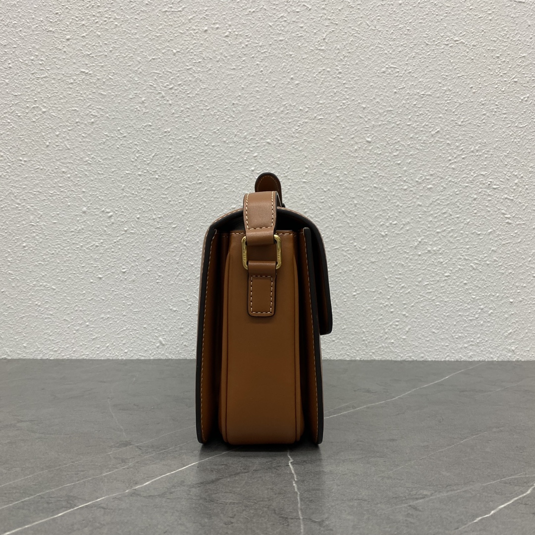 [TOP] CELINE Triomphe Shoulder Bag 22-16-6