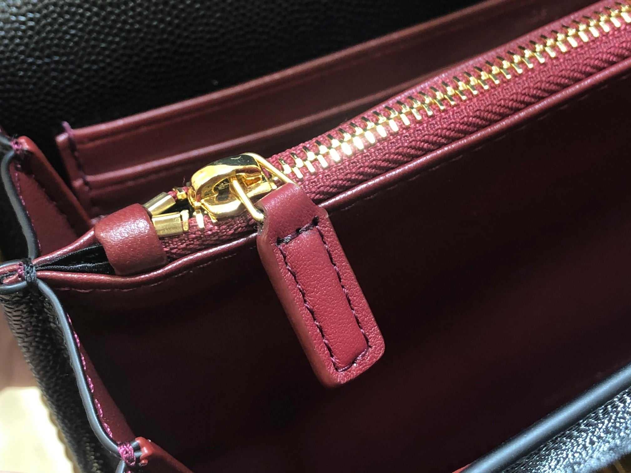 [TOP] Yves Saint Laurent YSL Cassandra Chain Wallet Grain Leather - Black