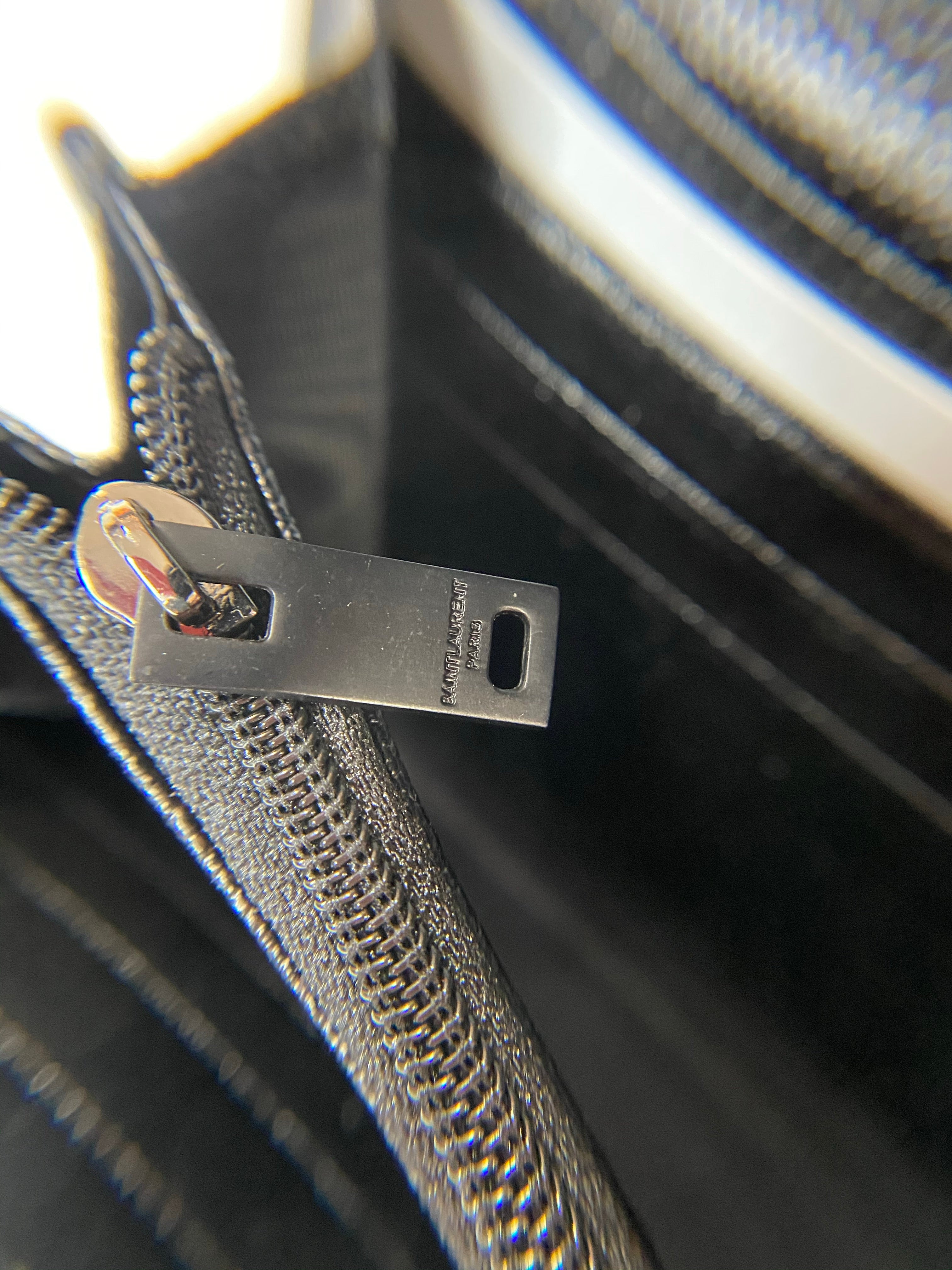 [TOP] Yves Saint Laurent YSL Black YSL Chevron Quilted Grained Leather Metalsse Wallet - ALL BLACK