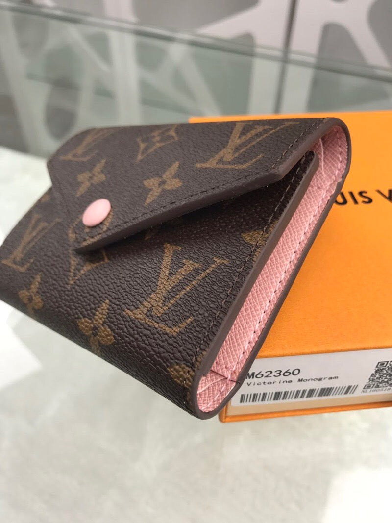 [TOP] Louis Vuitton LV LV Monogram Victorine Wallet - Pink