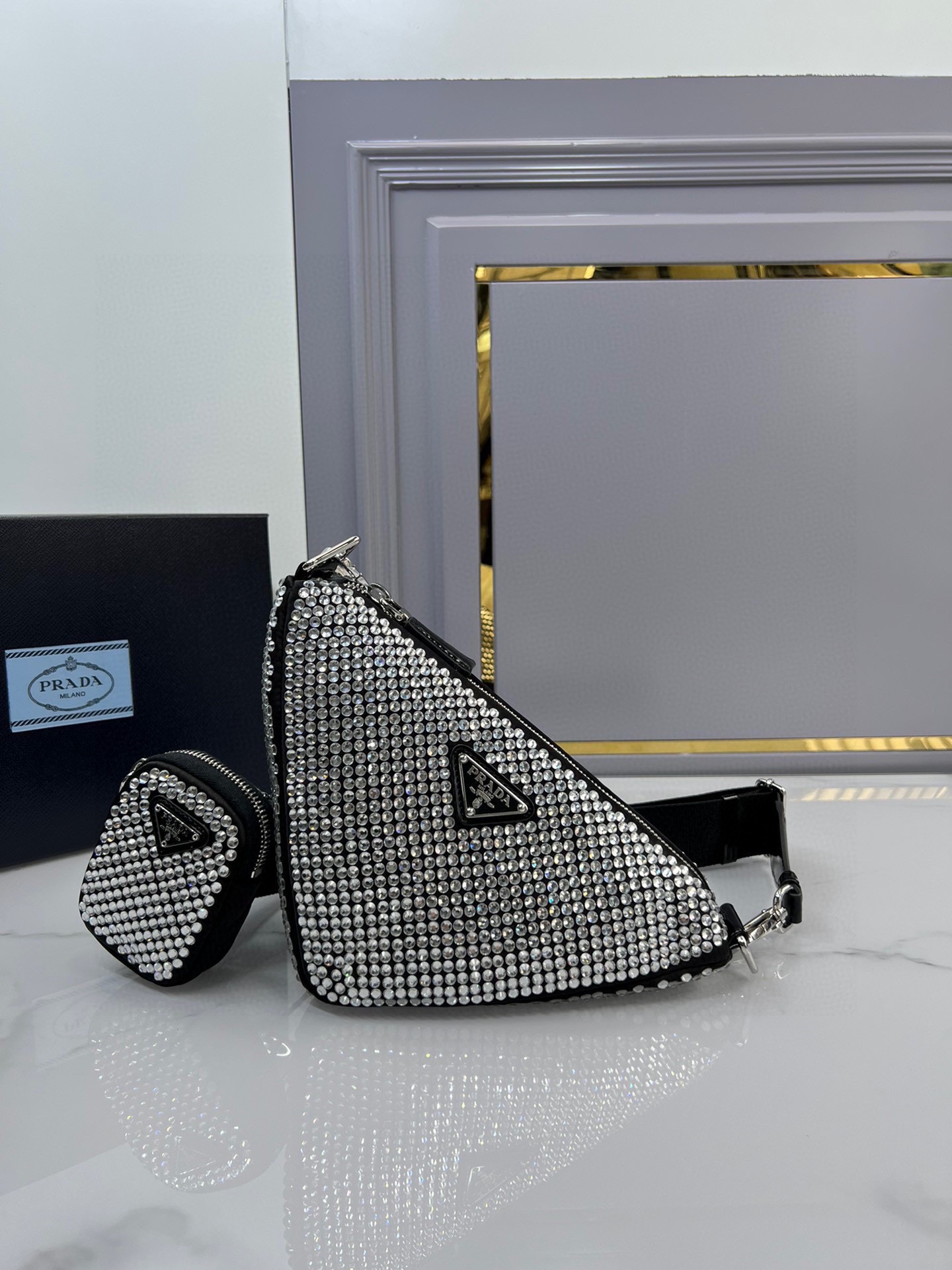 [TOP] PRADA Triangle Bag 26x14x12cm -  3 Color