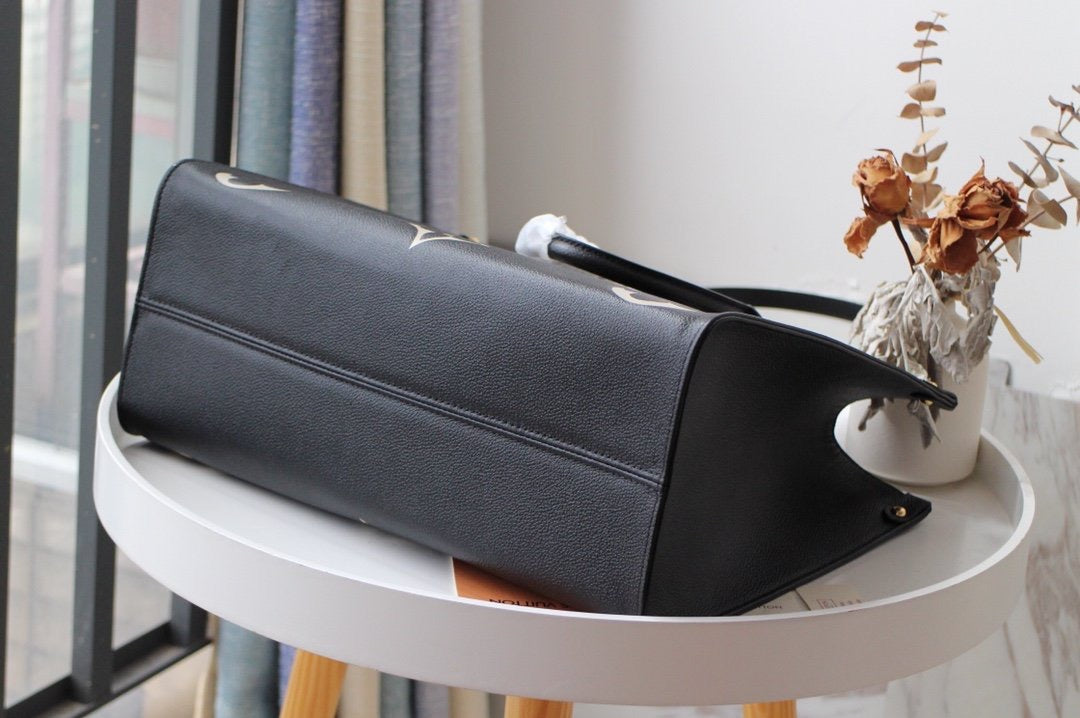 [TOP] Louis Vuitton LV On The Go Giant Empreinte MM 35x27x14cm- Black and Creme