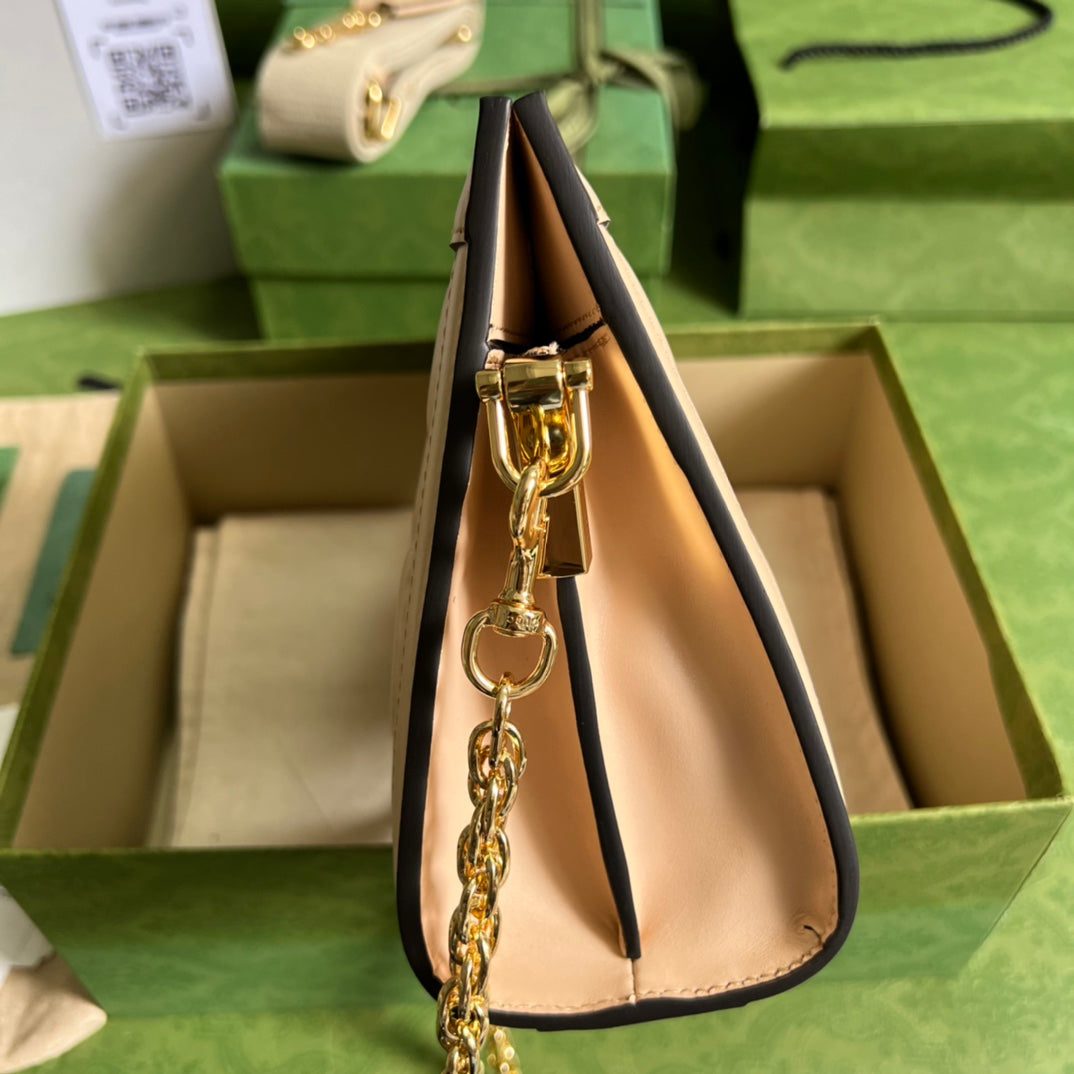 [TOP] GUCCI GG Matelasse Leather Shoulder Bag - Beige