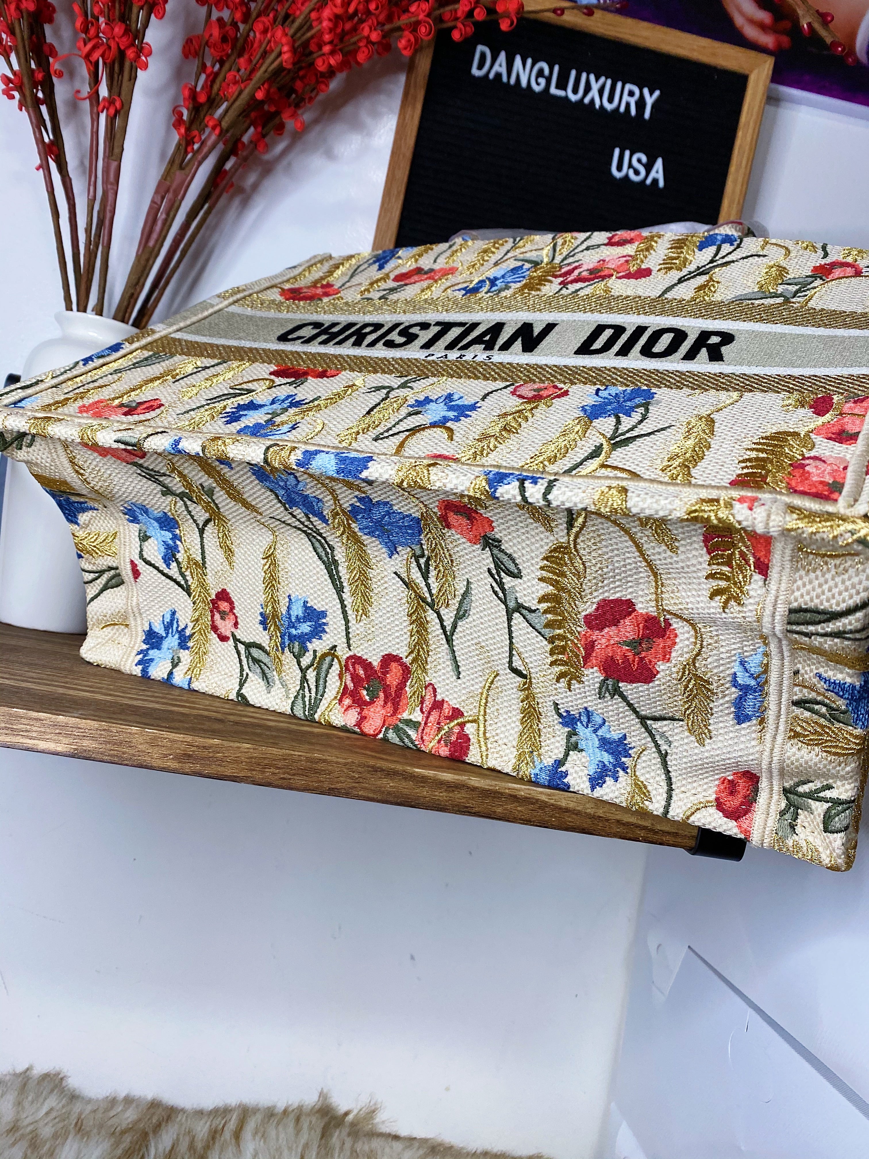 [TOP] Christian Dior Book Tote - Multicolor Hibiscus Metalic Thread Embroidery Small 26.5cm