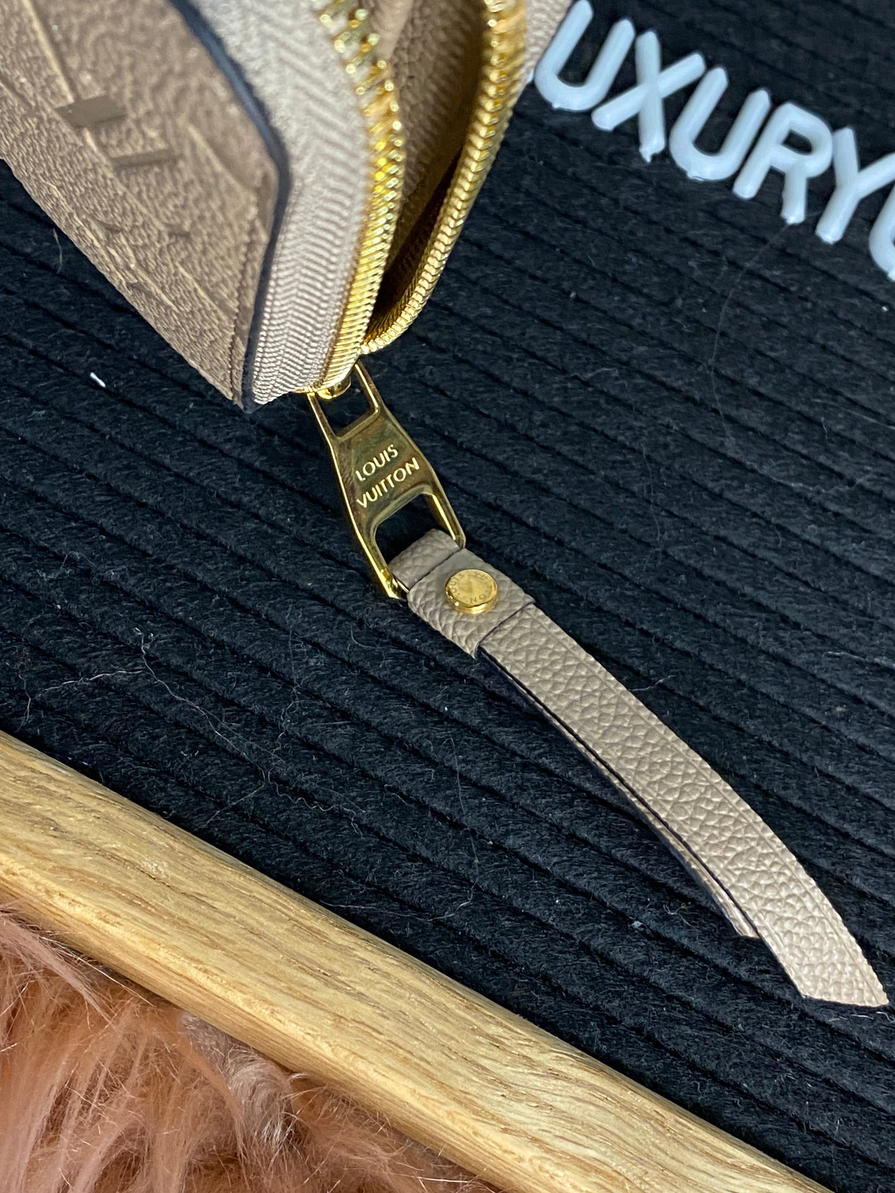 [TOP] Louis Vuitton LV LV Zippy Wallet Empreinte - Turtle Dove