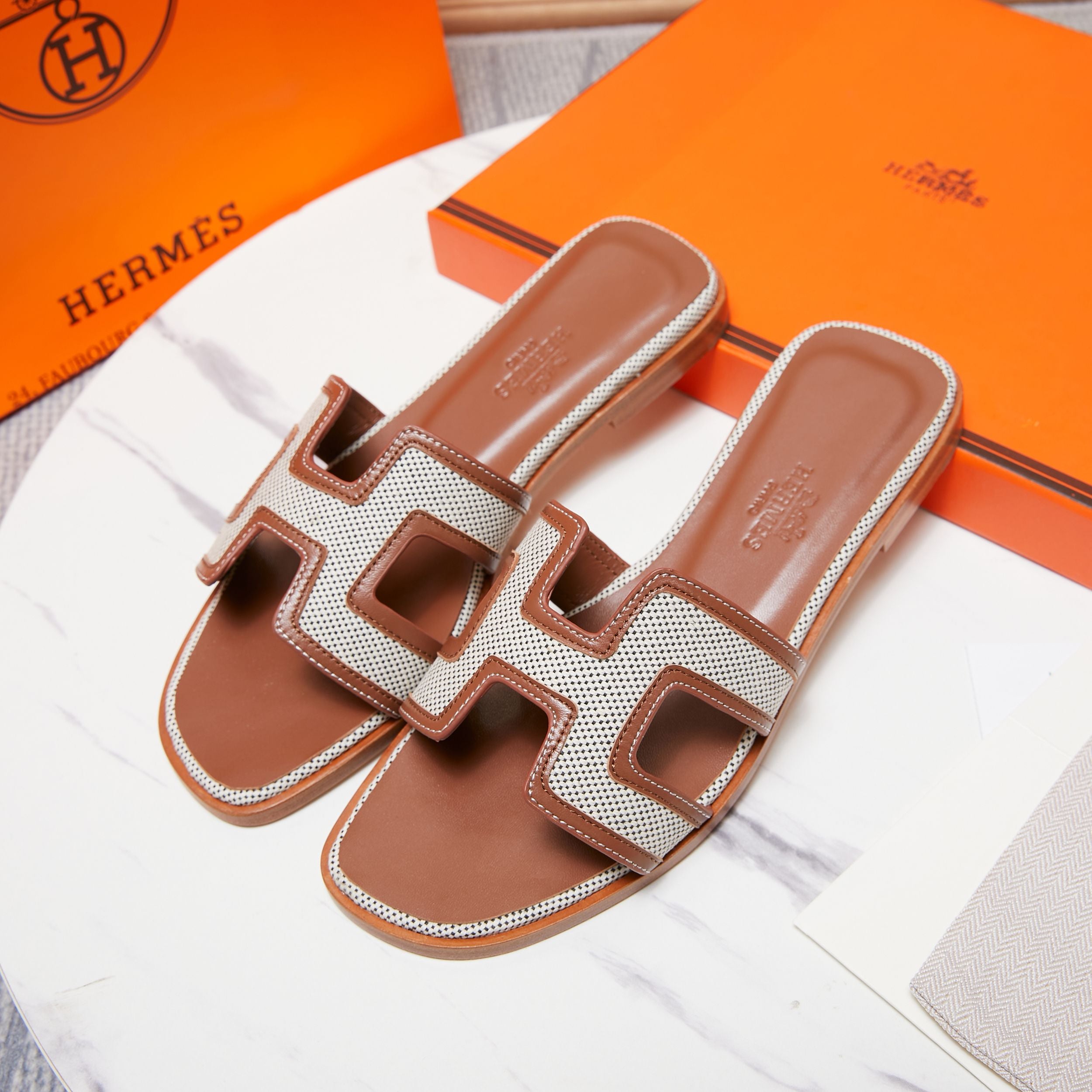 [TOP] HERMES Oran Sandals Denim 22 - Brown/Cream