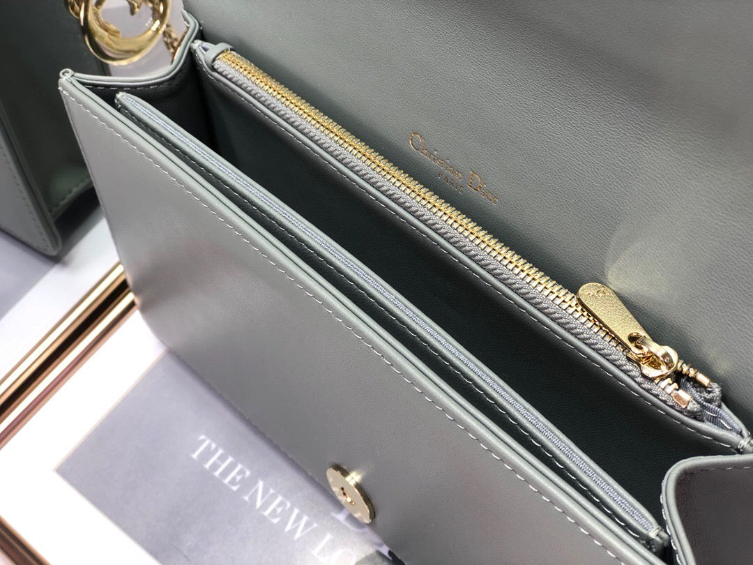 [TOP] Christian Dior Lady Pouch Bag- Cloud Green