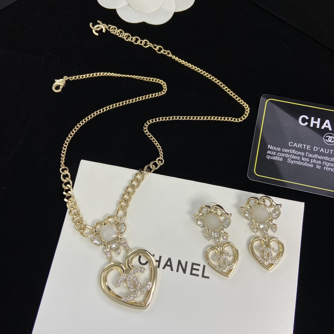 [TOP] CHANEL Necklace Earrings Set