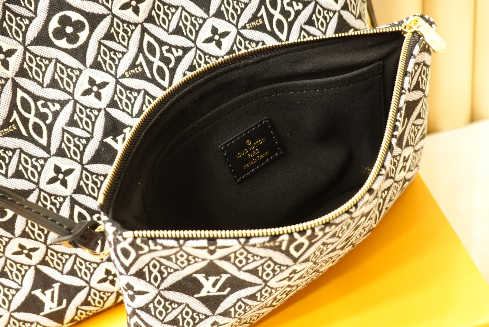 [TOP] Louis Vuitton LV  Neverfull MM Bag 32x17x28cm -Black