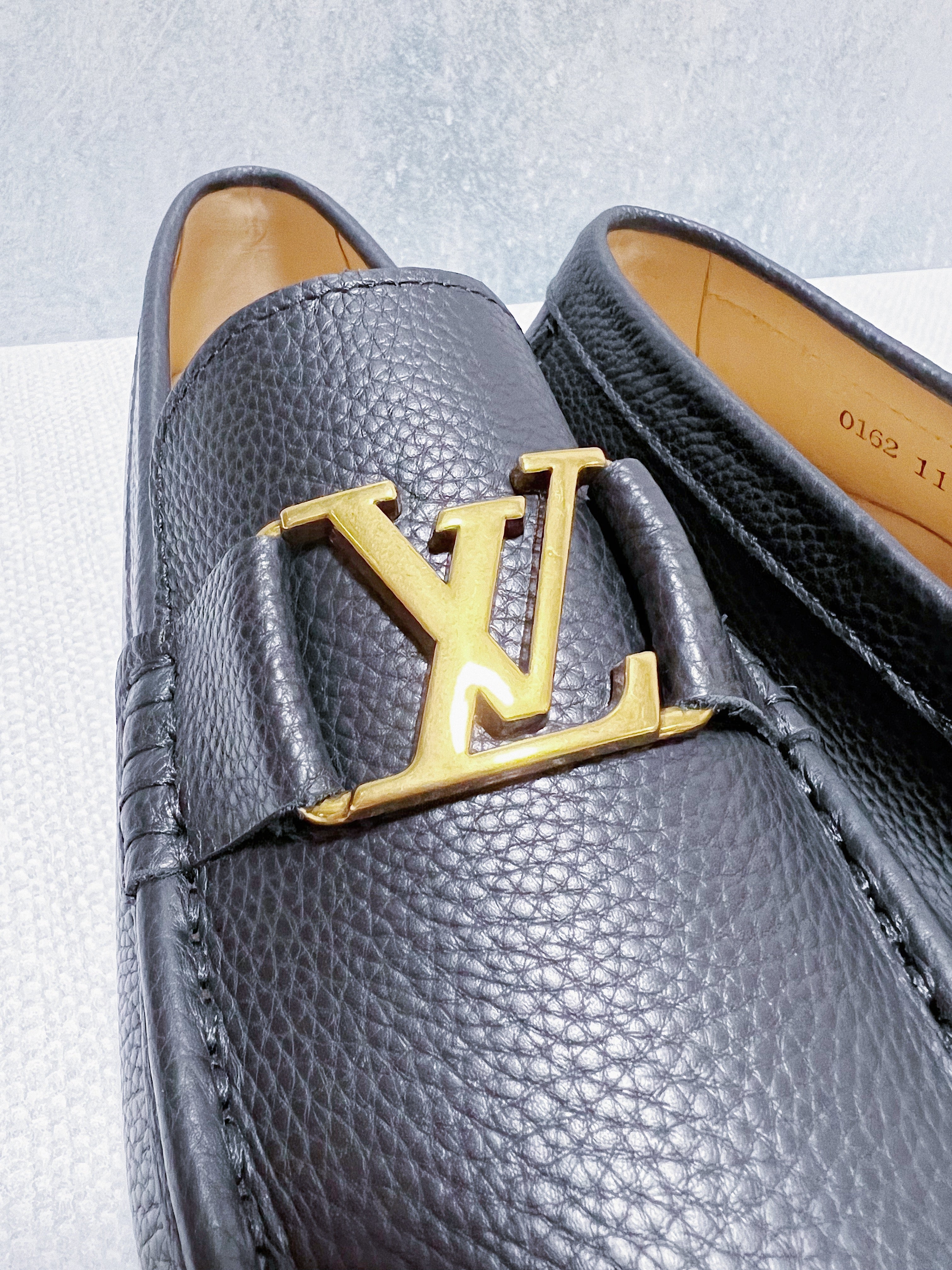 [TOP] Louis Vuitton LV L*V Montaigne Loafers w Gold Hardware - Black