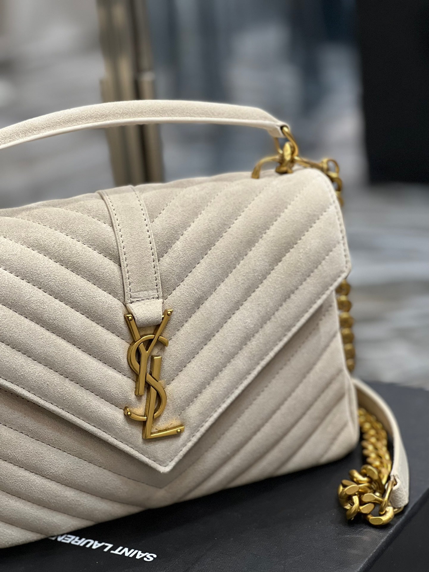 [TOP] Yves Saint Laurent YSL Small College Suede Handbag - White