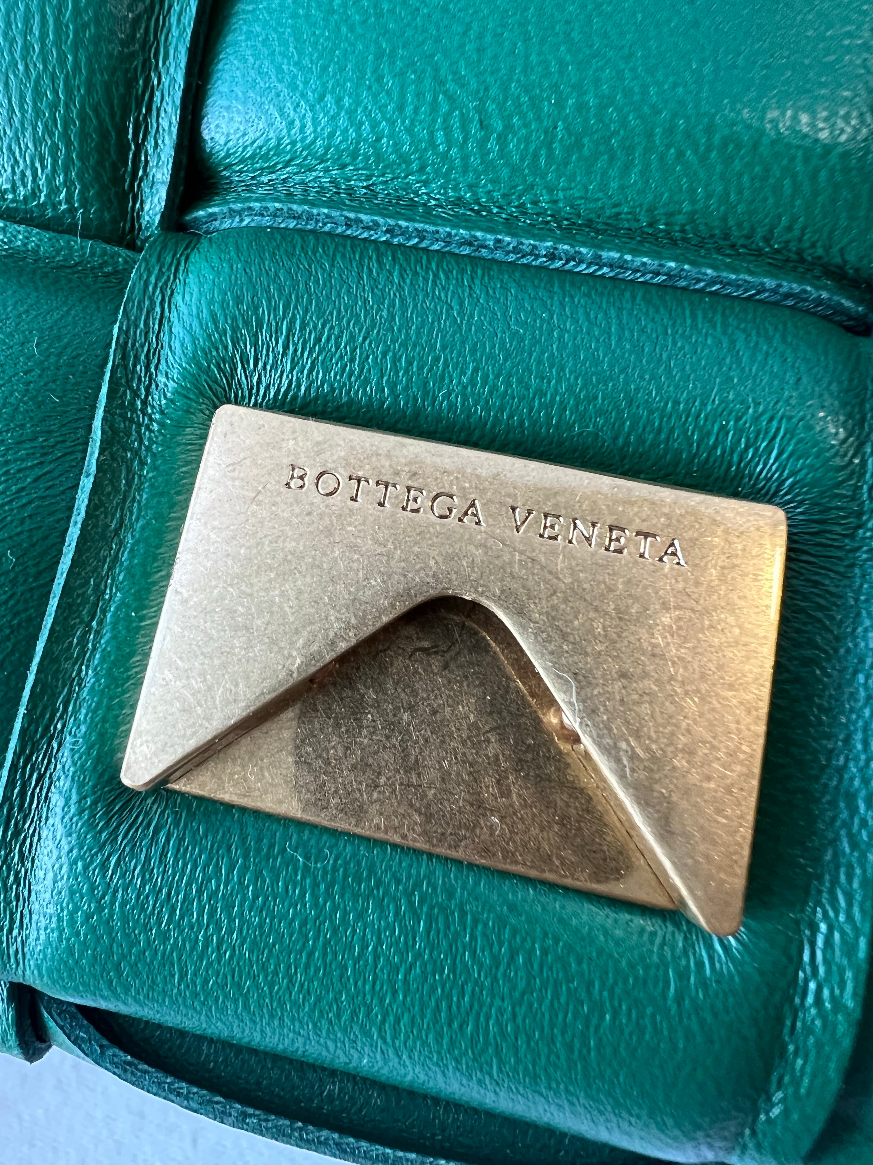 [TOP] Bottega Veneta BV Chain Cassette Bag - Dark Green