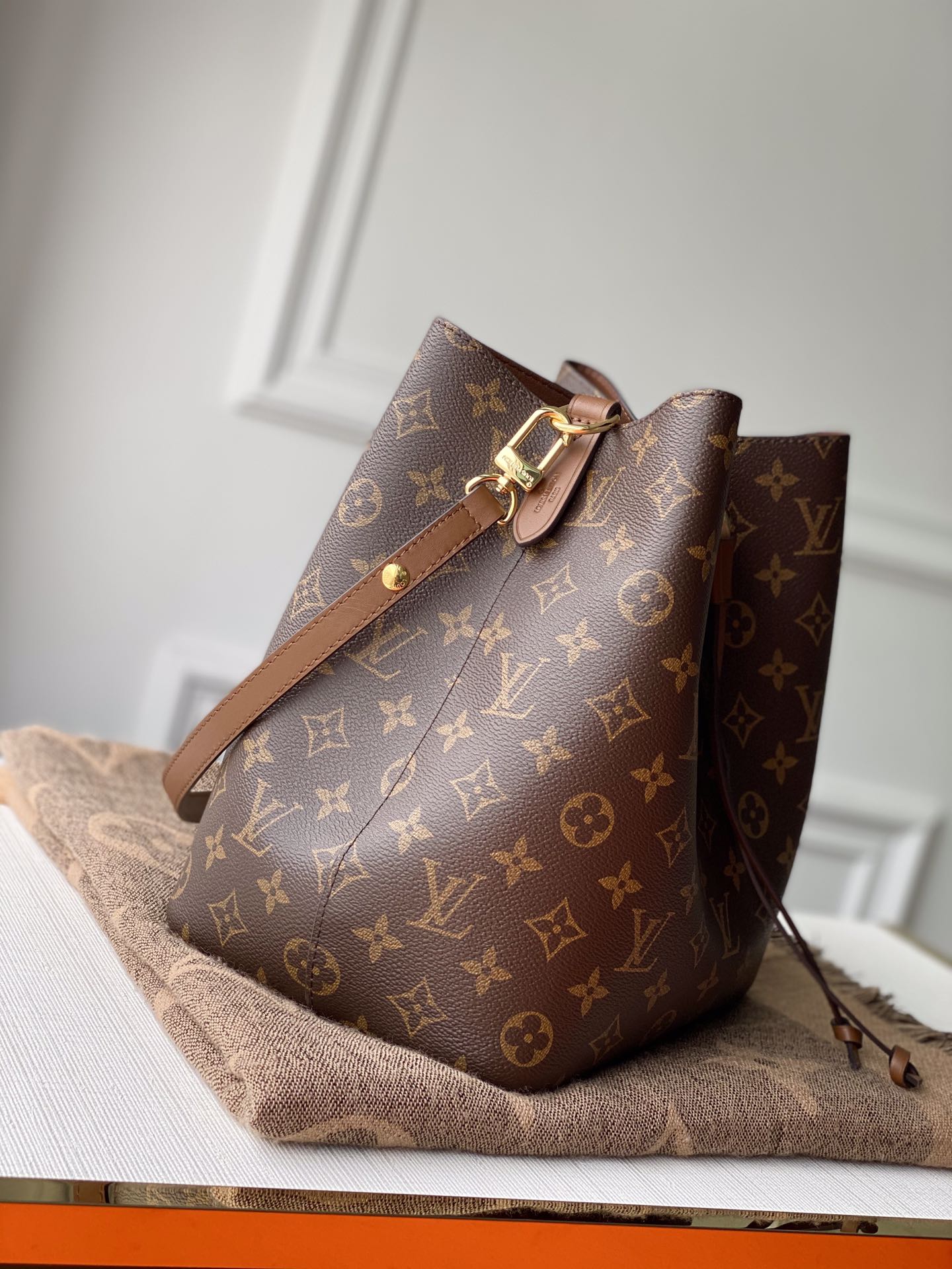 [TOP] Louis Vuitton LV Noe Monogram HandBag 26*26*17.5cm - Brown