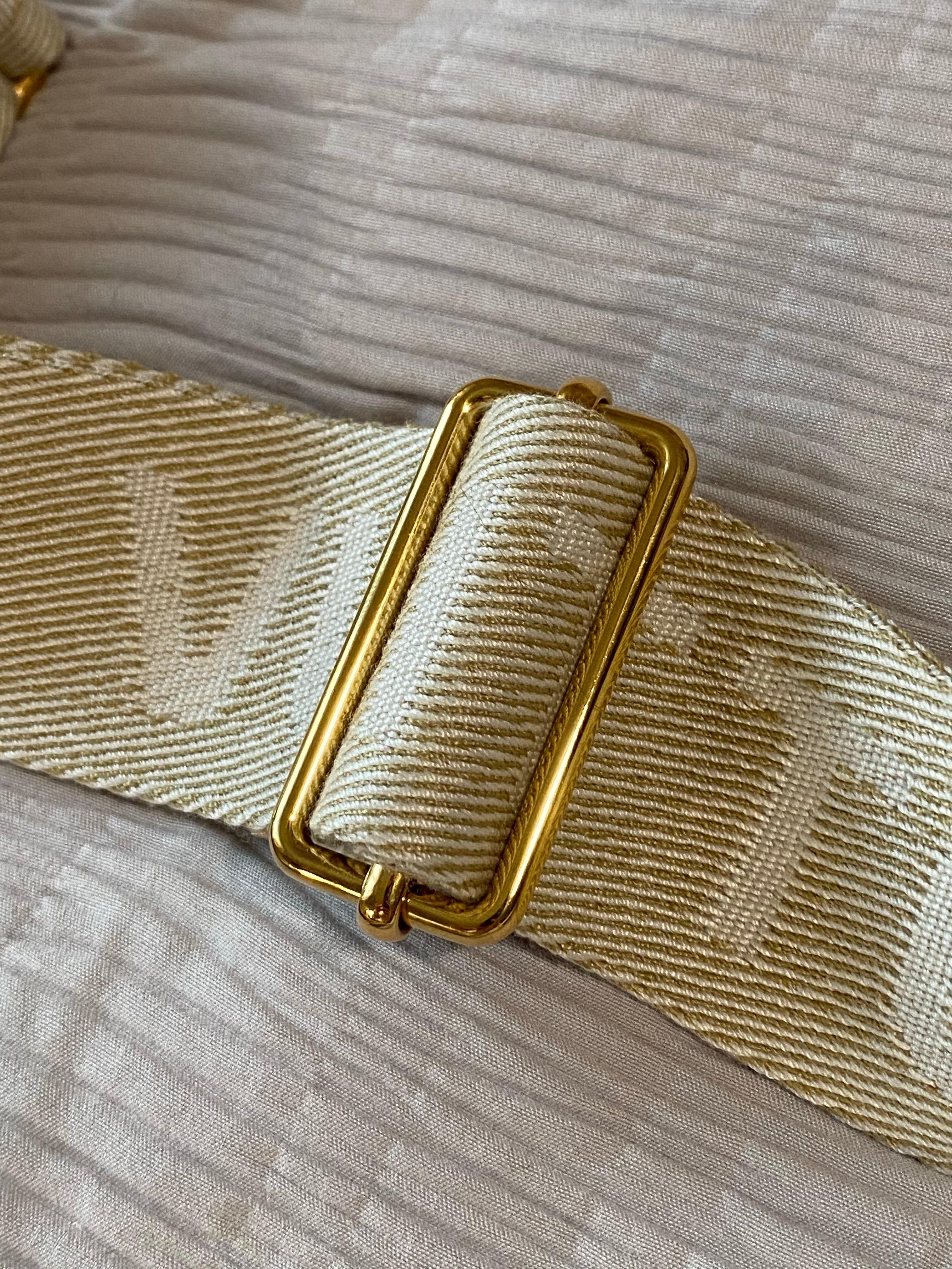 [TOP] Louis Vuitton LV Coussin 26x20x12cm - Cream