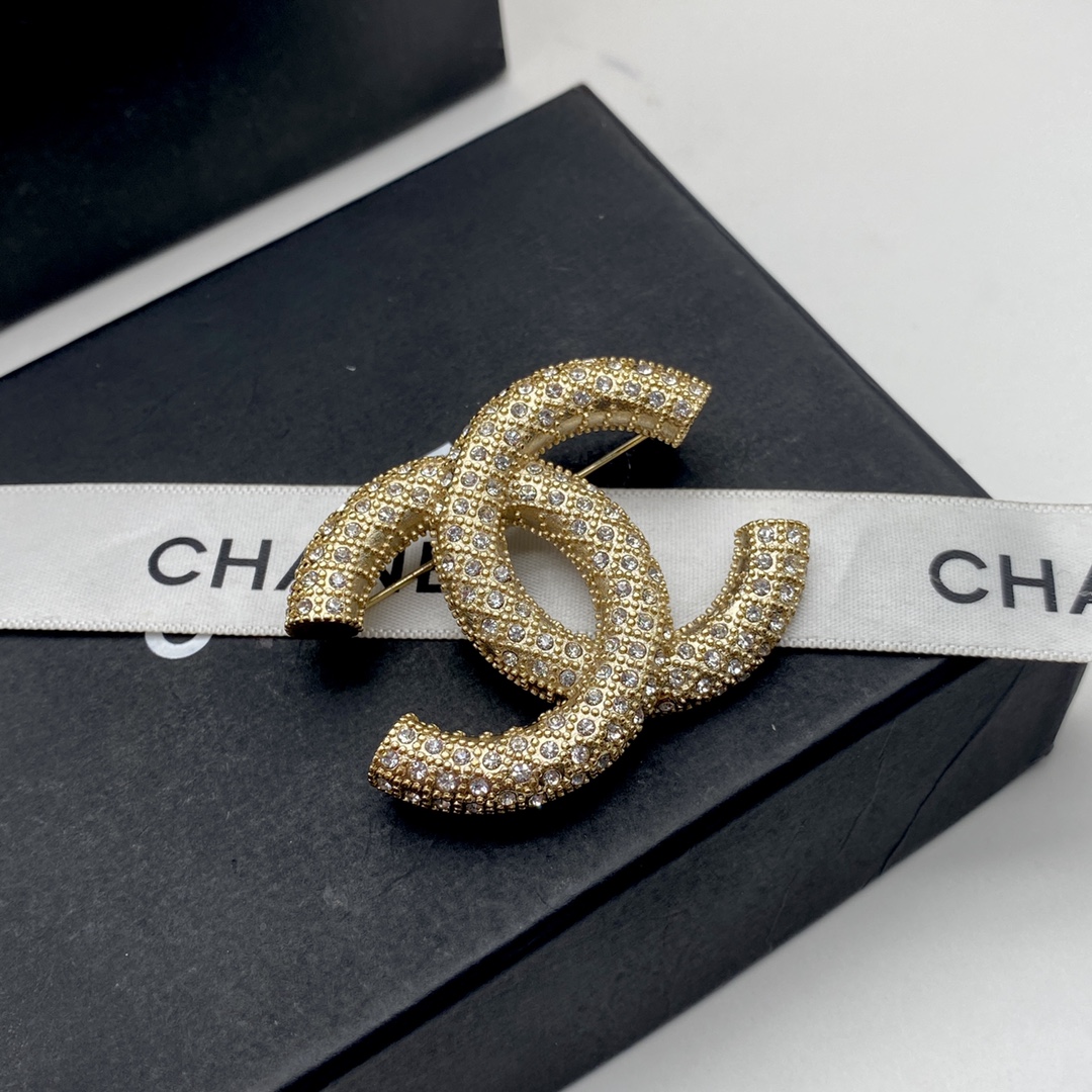 [TOP] CHANEL Brooch Collections