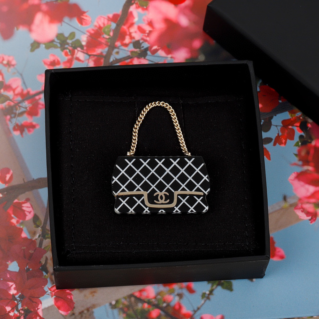 [TOP] CHANEL Vintage Classic Flab Bag Brooch - Black