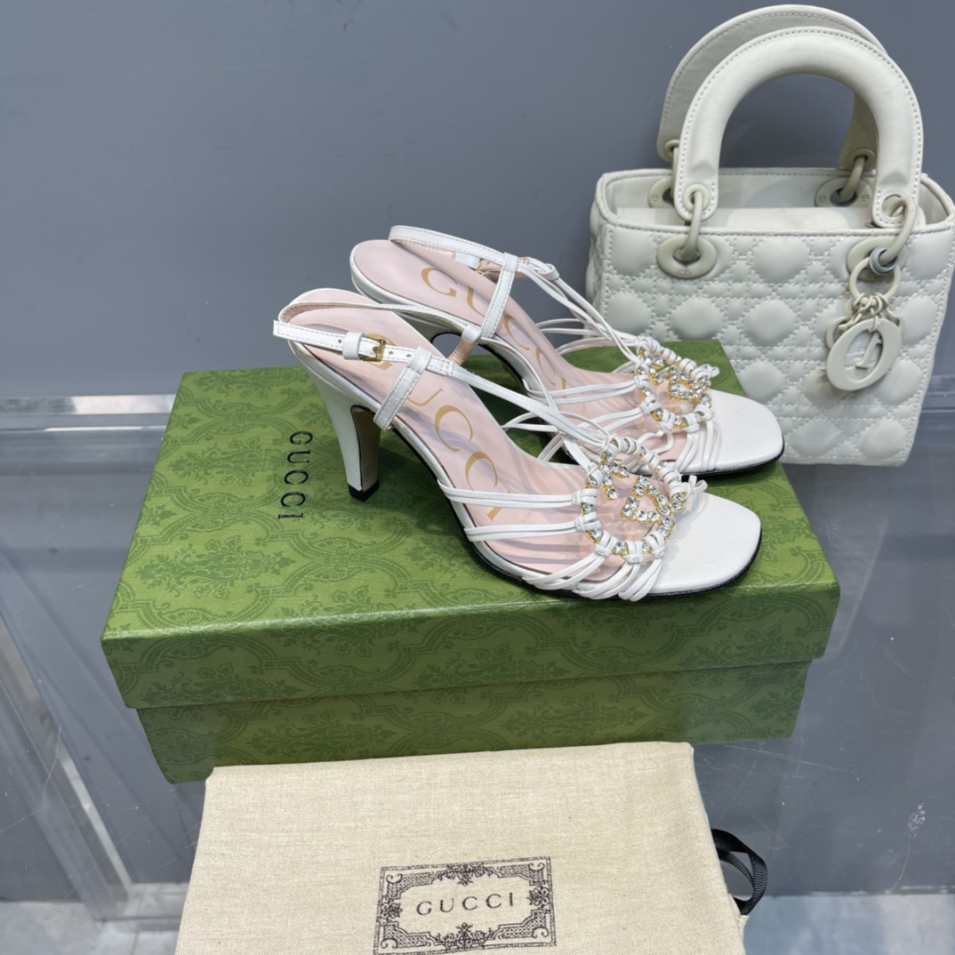 [TOP] GUCCI Lsa Diamond Sandals  - White