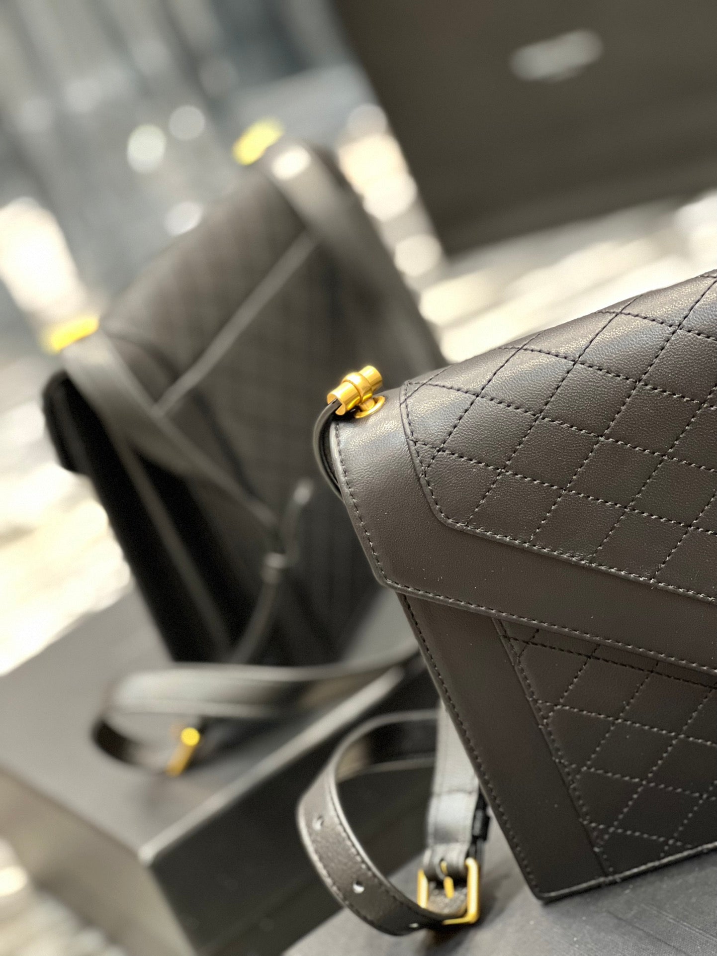 [TOP] Yves Saint Laurent YSL Gabby Satchel - Black