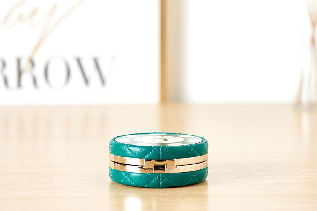 [TOP] CHANEL Mini Round Cosmetic Box Bag 7.5x7.5x3cm - 2 Color