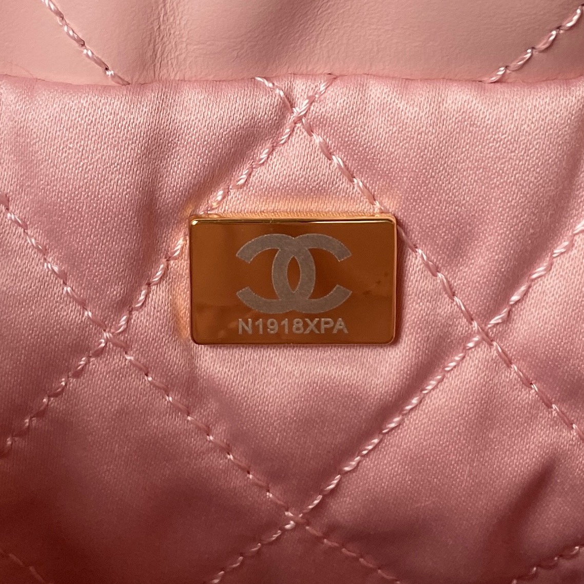 [TOP] CHANEL 23S Mini 22 Bag - GHW - Pink