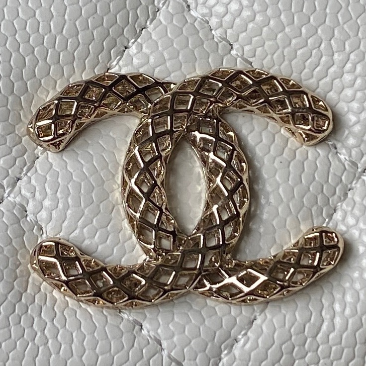 [TOP] CHANEL WOC Bag Lychee Leather 19 cm - White