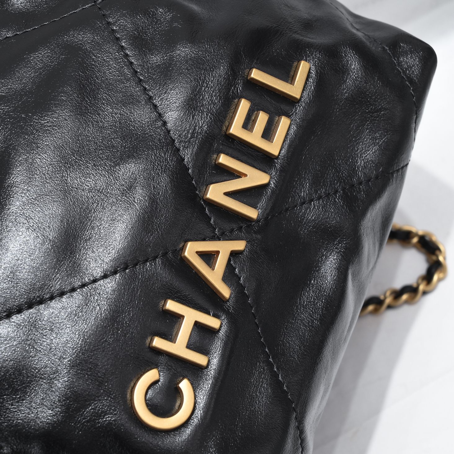 [TOP] CHANEL 23S Mini 22 Bag - GHW / SHW - Black