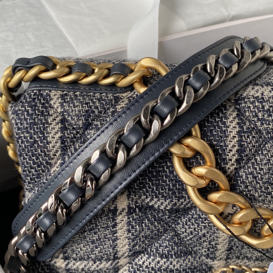 [TOP] CHANEL19 Bag Woolen 26/30cm