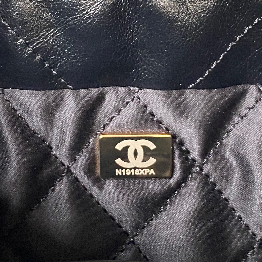 [TOP] CHANEL 23S Mini 22 Bag - GHW - Black