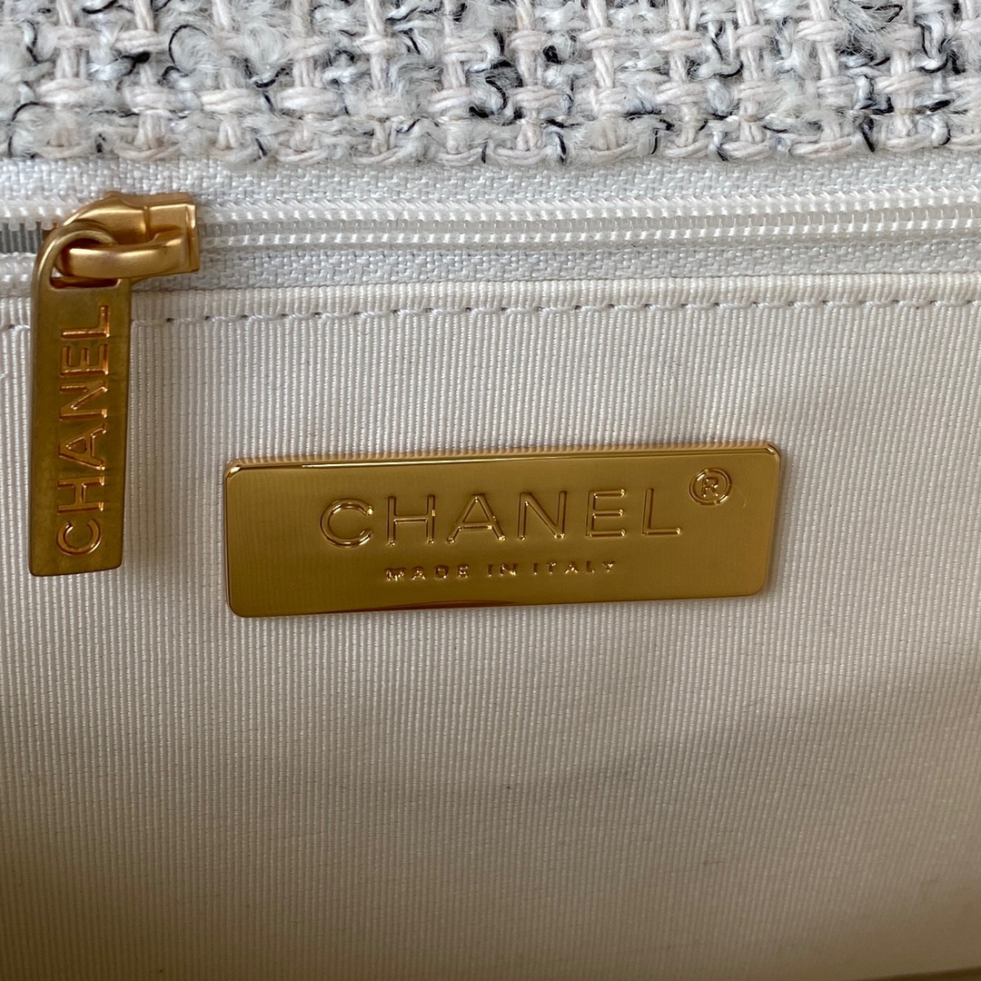 [TOP] CHANEL19 Bag Woolen 26/30cm  - White