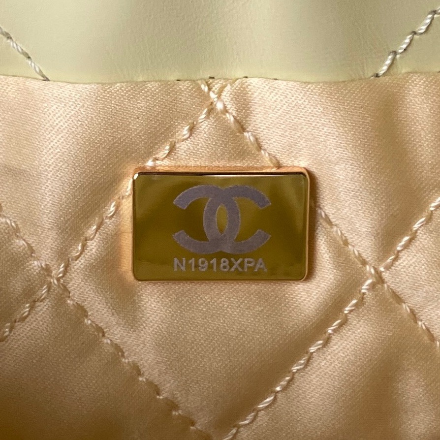[TOP] CHANEL 23S Mini 22 Bag 19x20x6cm - GHW - Yellow