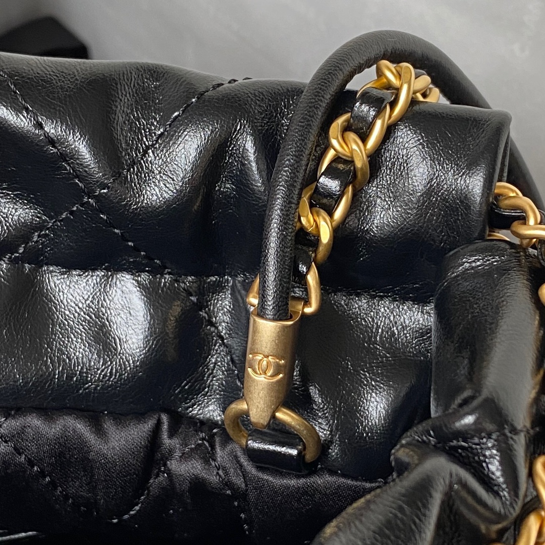 [TOP] CHANEL 23S Mini 22 Bag - GHW - Black