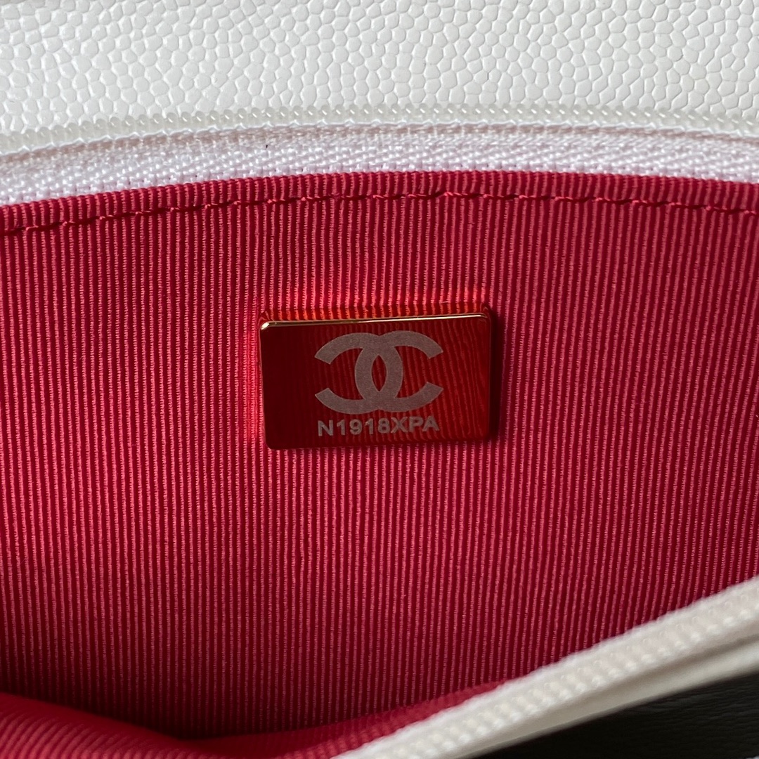 [TOP] CHANEL WOC Bag Lychee Leather 19 cm - White