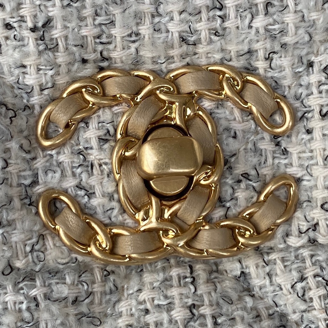 [TOP] CHANEL19 Bag Woolen 26/30cm  - White