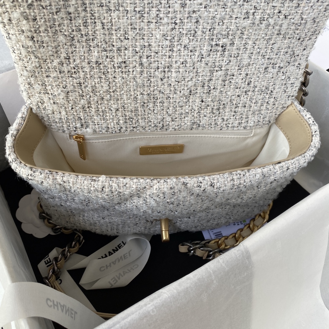 [TOP] CHANEL19 Bag Woolen 26/30cm  - White