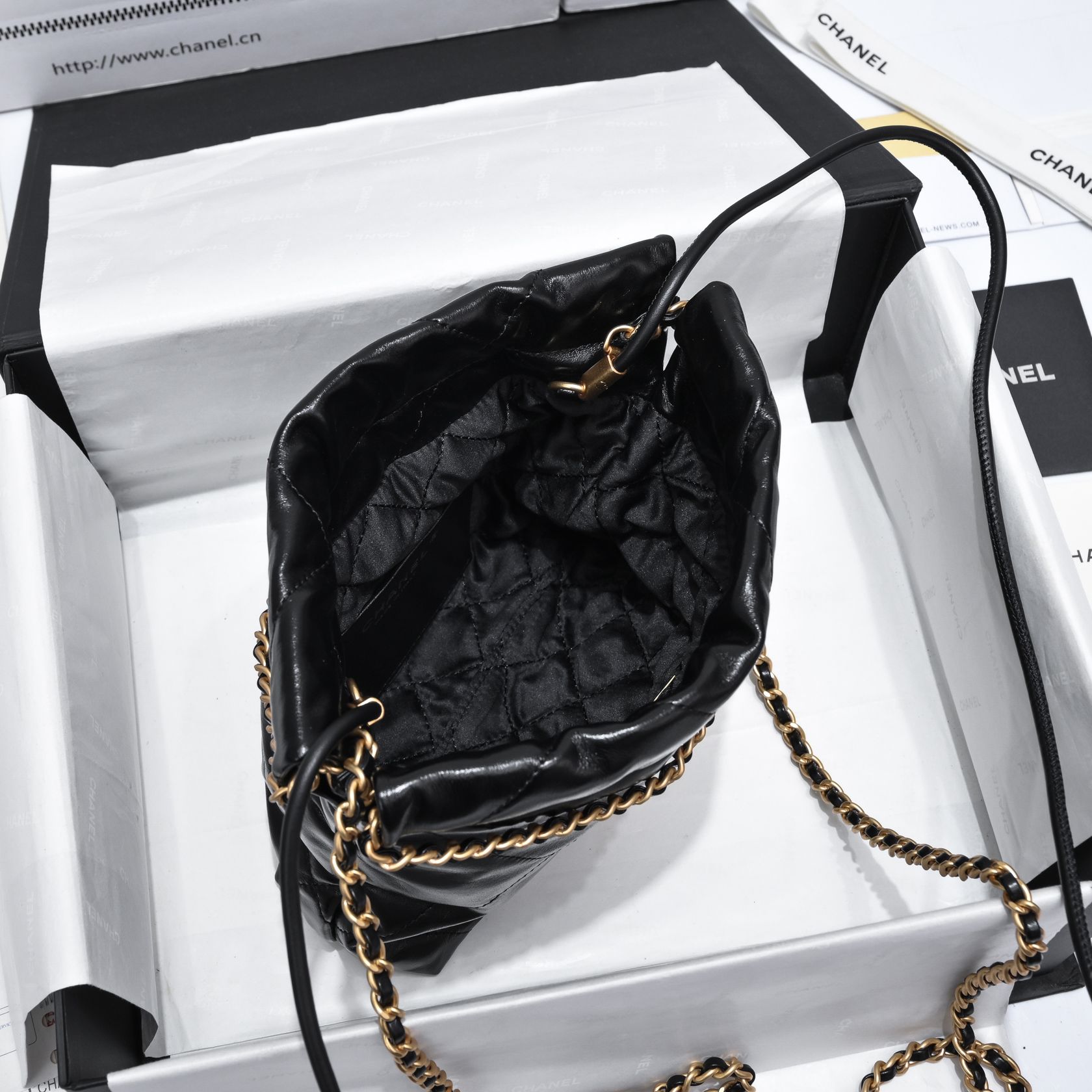 [TOP] CHANEL 23S Mini 22 Bag - GHW / SHW - Black