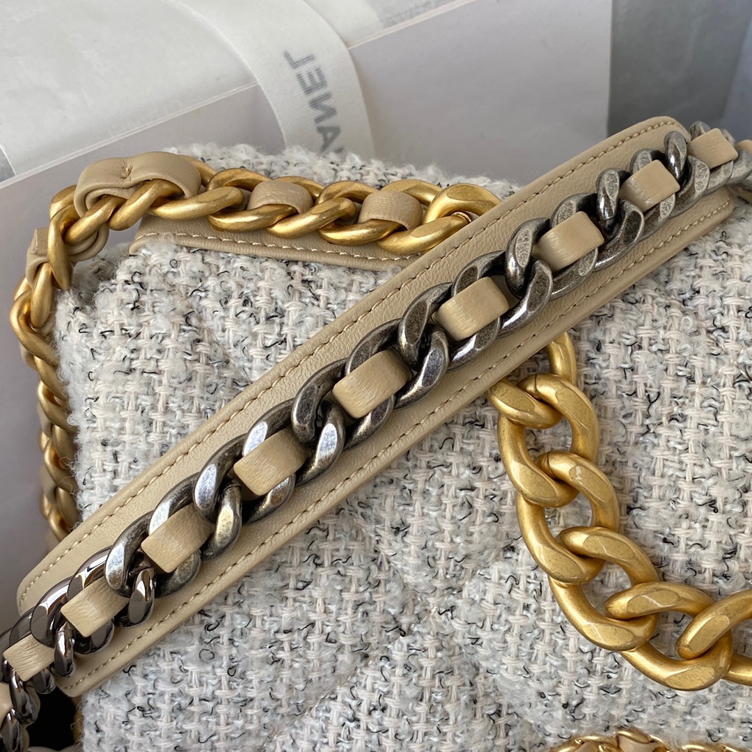 [TOP] CHANEL19 Bag Woolen 26/30cm  - White