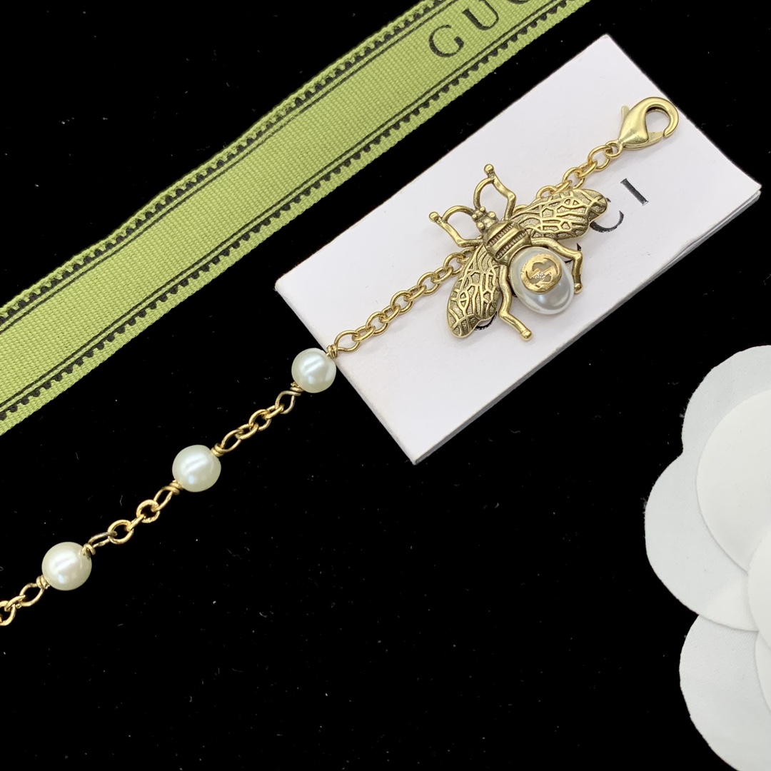 [TOP] GUCCI Metal Pearl Ladybug Bracelet