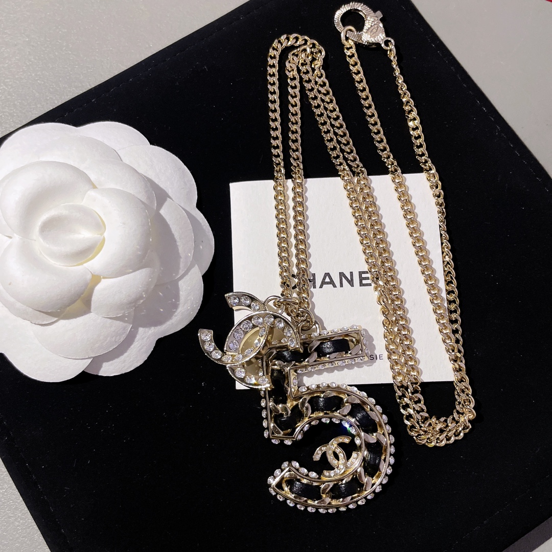 [TOP] CHANEL Chain Rope Lambskin Number 5 Necklace - Light Gold