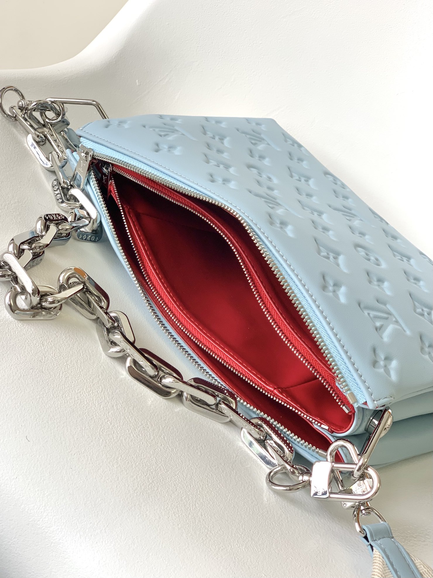 [TOP] Louis Vuitton LV £V Coussin 26 x 20 x 12 cm- HAZE BLUE