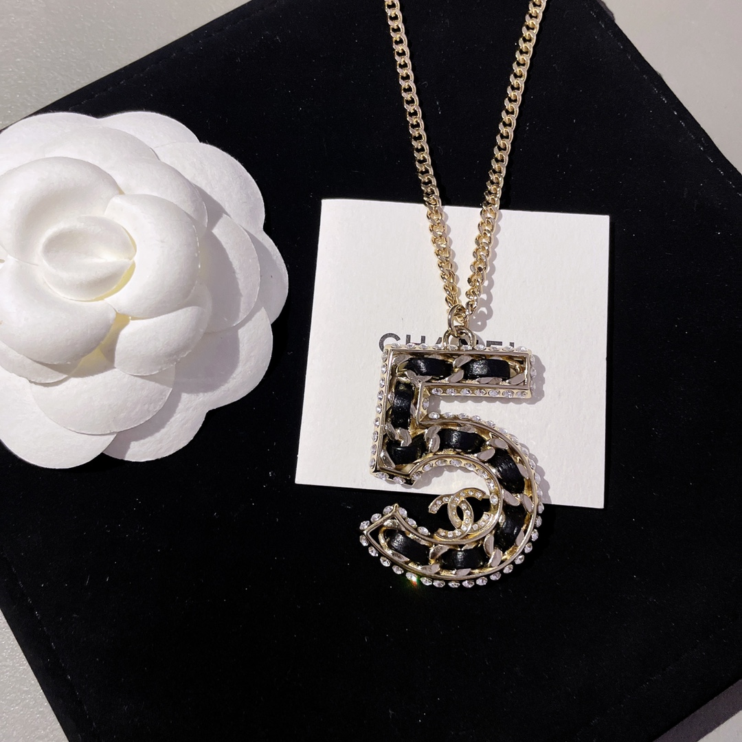 [TOP] CHANEL Chain Rope Lambskin Number 5 Necklace - Light Gold