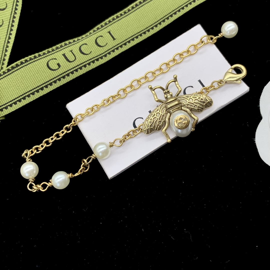 [TOP] GUCCI Metal Pearl Ladybug Bracelet