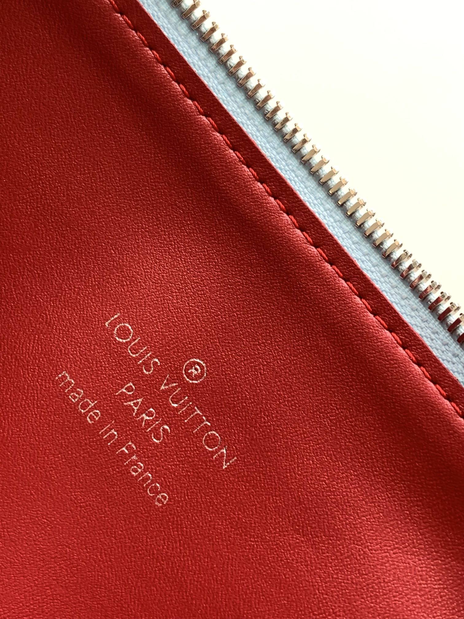 [TOP] Louis Vuitton LV £V Coussin 26 x 20 x 12 cm- HAZE BLUE